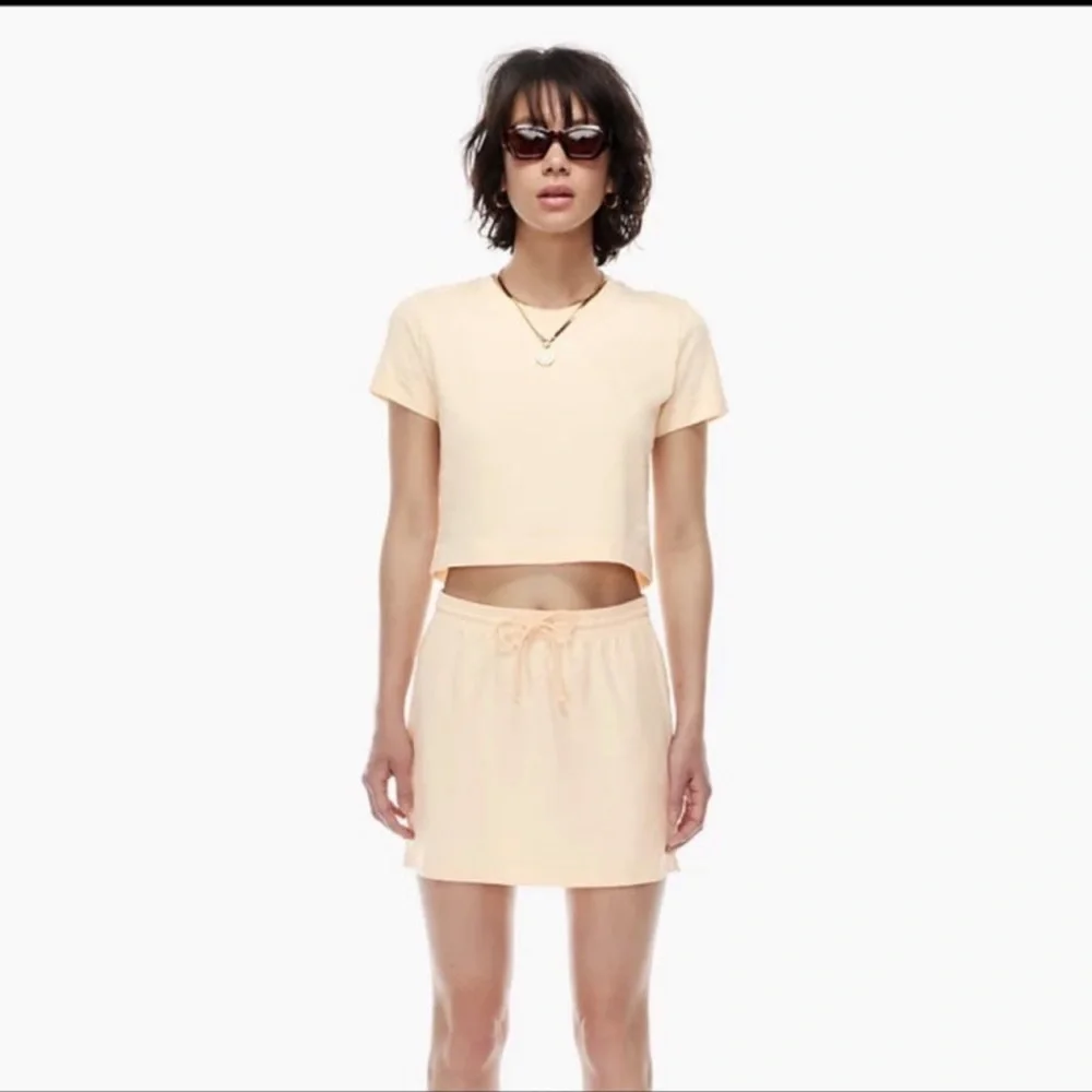 NWT Aritzia Wilfred Free Afternoon Skirt in Gd Sunfaded Apricot, Size XS - Picture 2 of 10